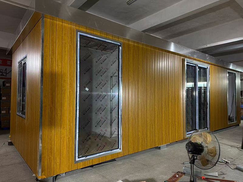 モジュール式建築注文の多忙な生産ワークショップ